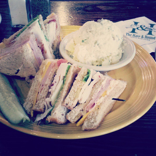 Happy Monday! Grabbing a sandwich at The Hare & Hound in Landrum, SC (just over the state line from Tryon). Good service and quick food! #thehareandhound #nctryonlife #tryonlife #tryonfood